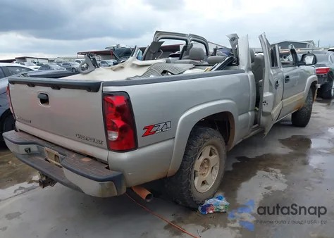 2005 Chevrolet Silverado 1500 Z71 z USA, uszkodzony, nr VIN 2GCEK13T251379591
